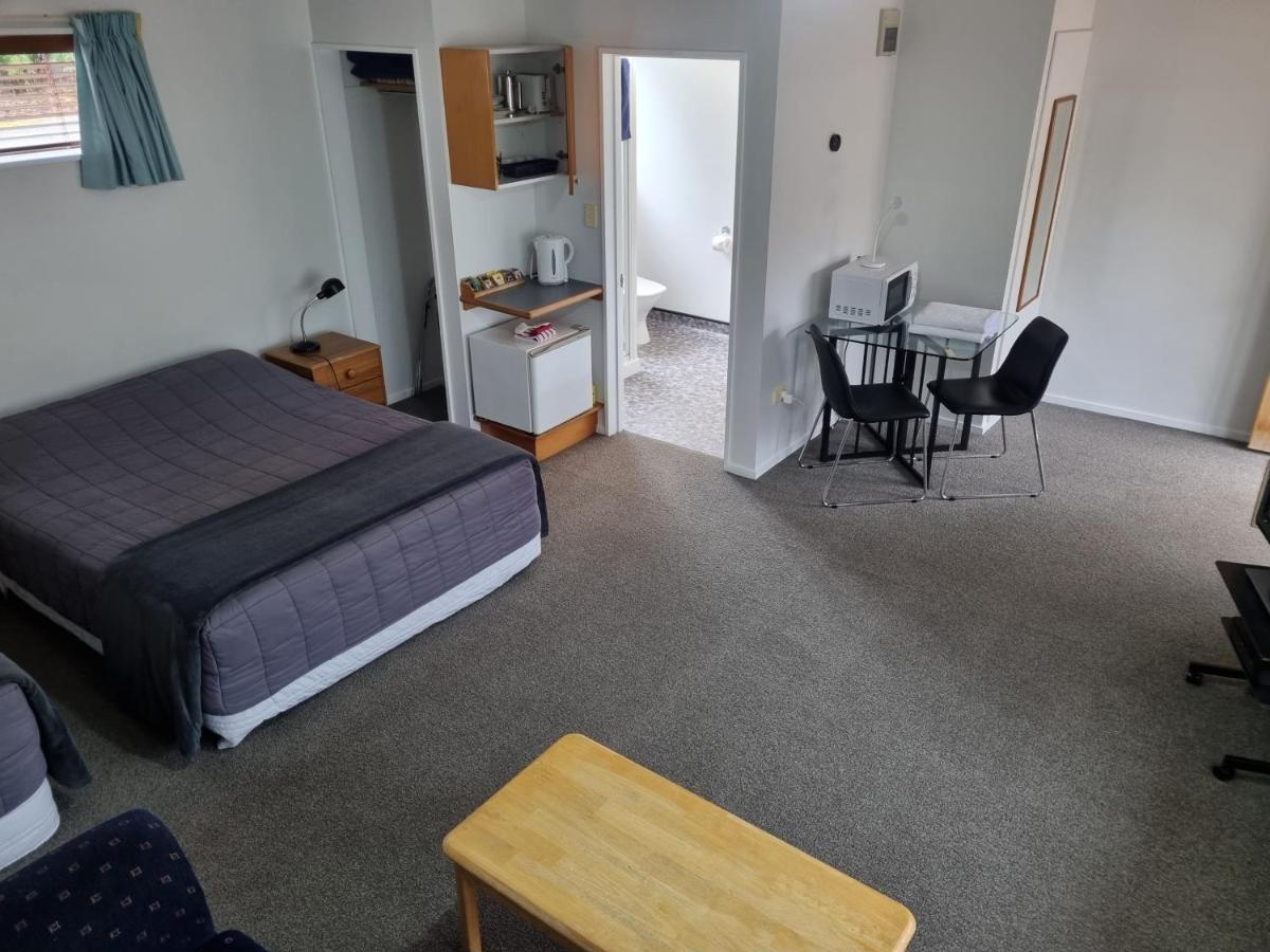 Glenalvon Lodge Motel Ханмер Спрингс Екстериор снимка