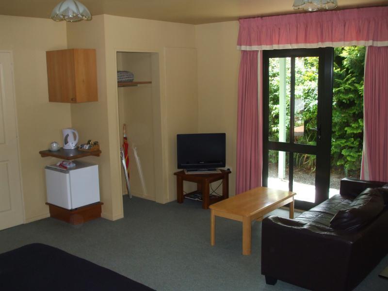 Glenalvon Lodge Motel Ханмер Спрингс Екстериор снимка